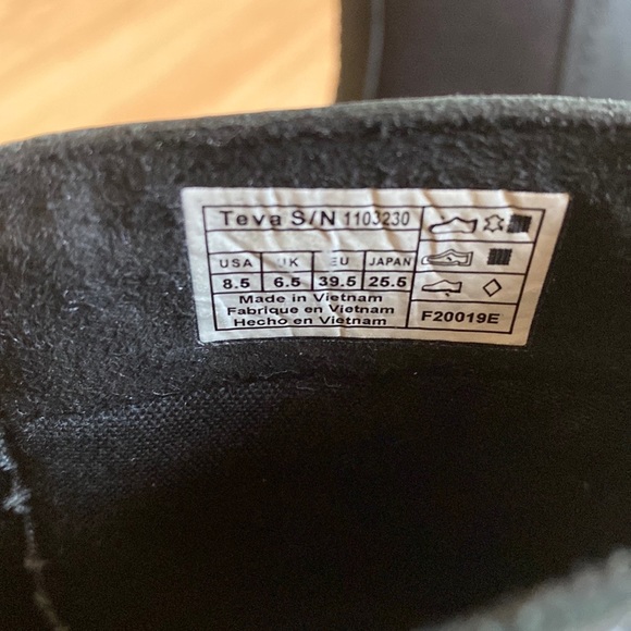 Teva black suede boot, 8.5 - Picture 6 of 6